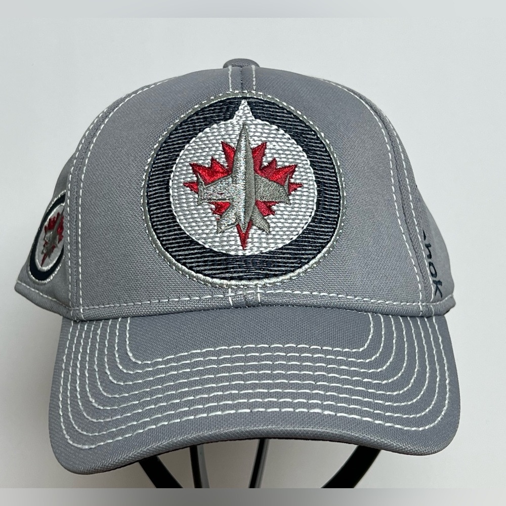 Winnipeg Jets Reebok Fitted Cap Hat Men L/X Silver NHL Curve Logo Center Ice